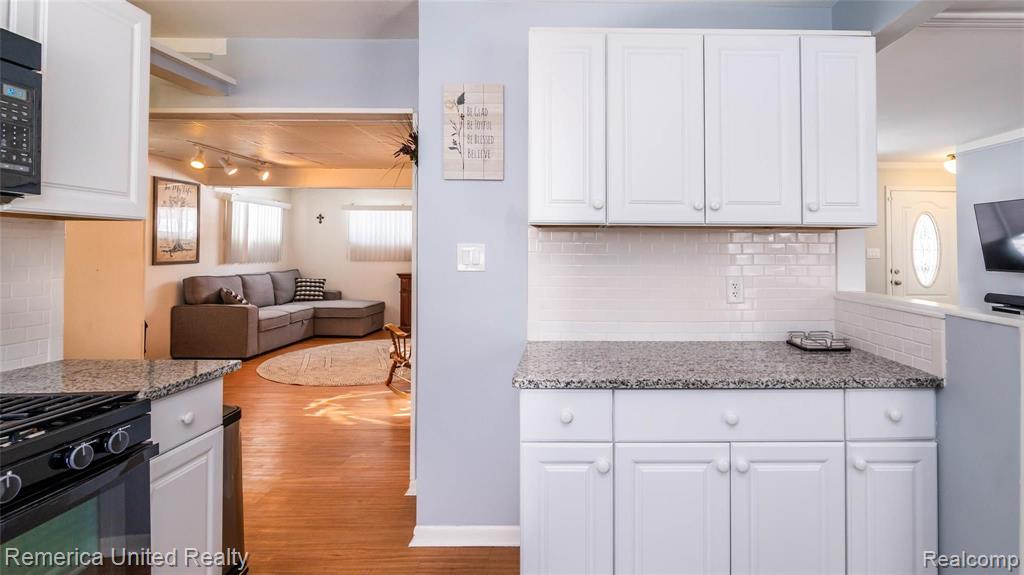 23800 Meadowbrook Road Novi, MI 48375 - Photo 9 of 33