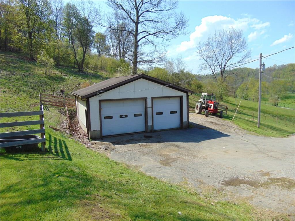 160 Eaton Run Road Jefferson, PA 15344 - Photo 3 of 25