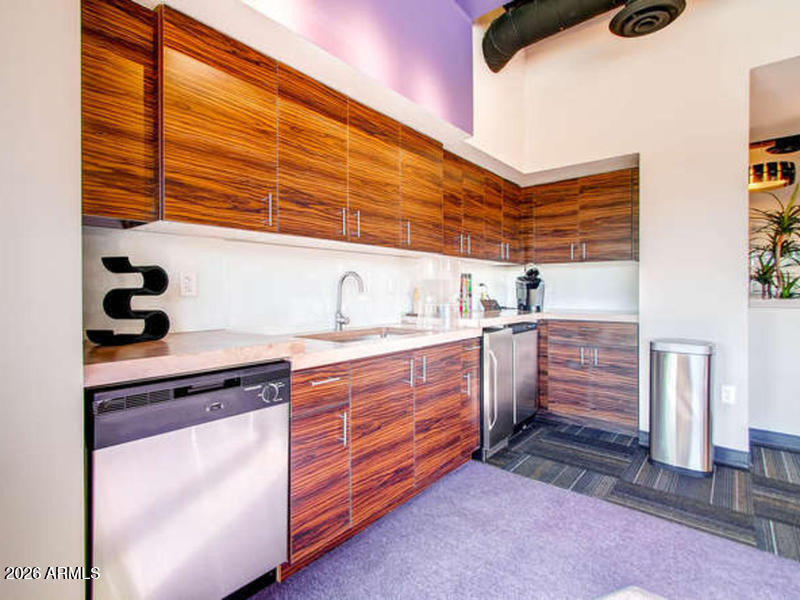 535 West Thomas Road, Unit 408 Phoenix, AZ 85013 - Photo 35 of 48 Common Area Kitchenette