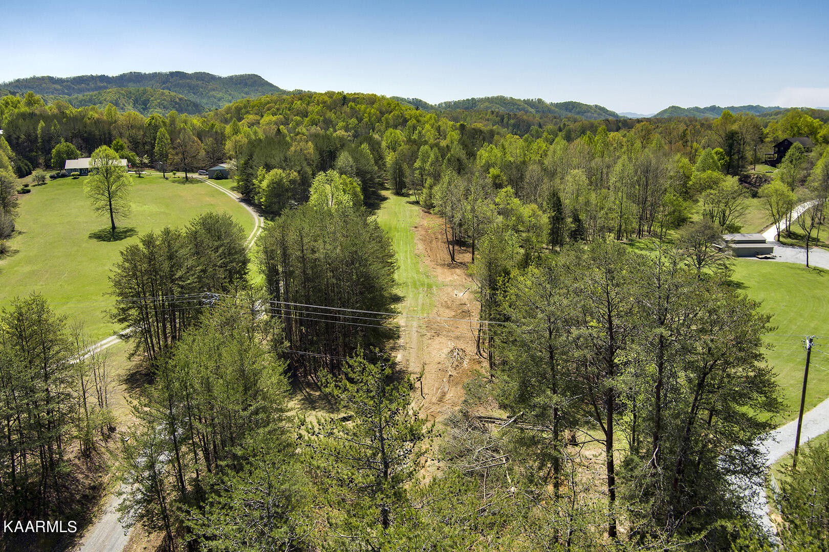 3320 Ballplay Road Tellico Plains, TN 37385 - Photo 9 of 21 a view of a city