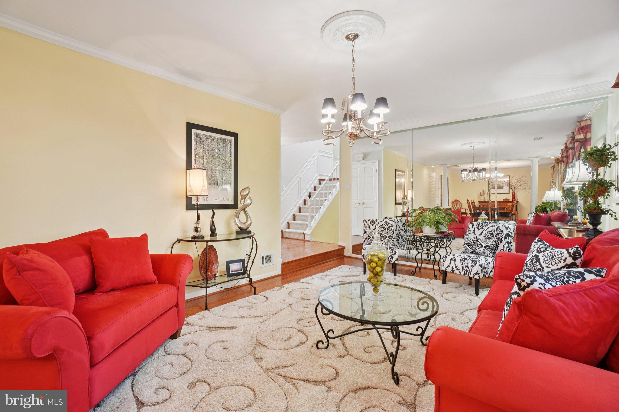 1507 Laurel Hill Road Vienna, VA 22182 - Photo 15 of 60 Hardwoods and crown moldings!
