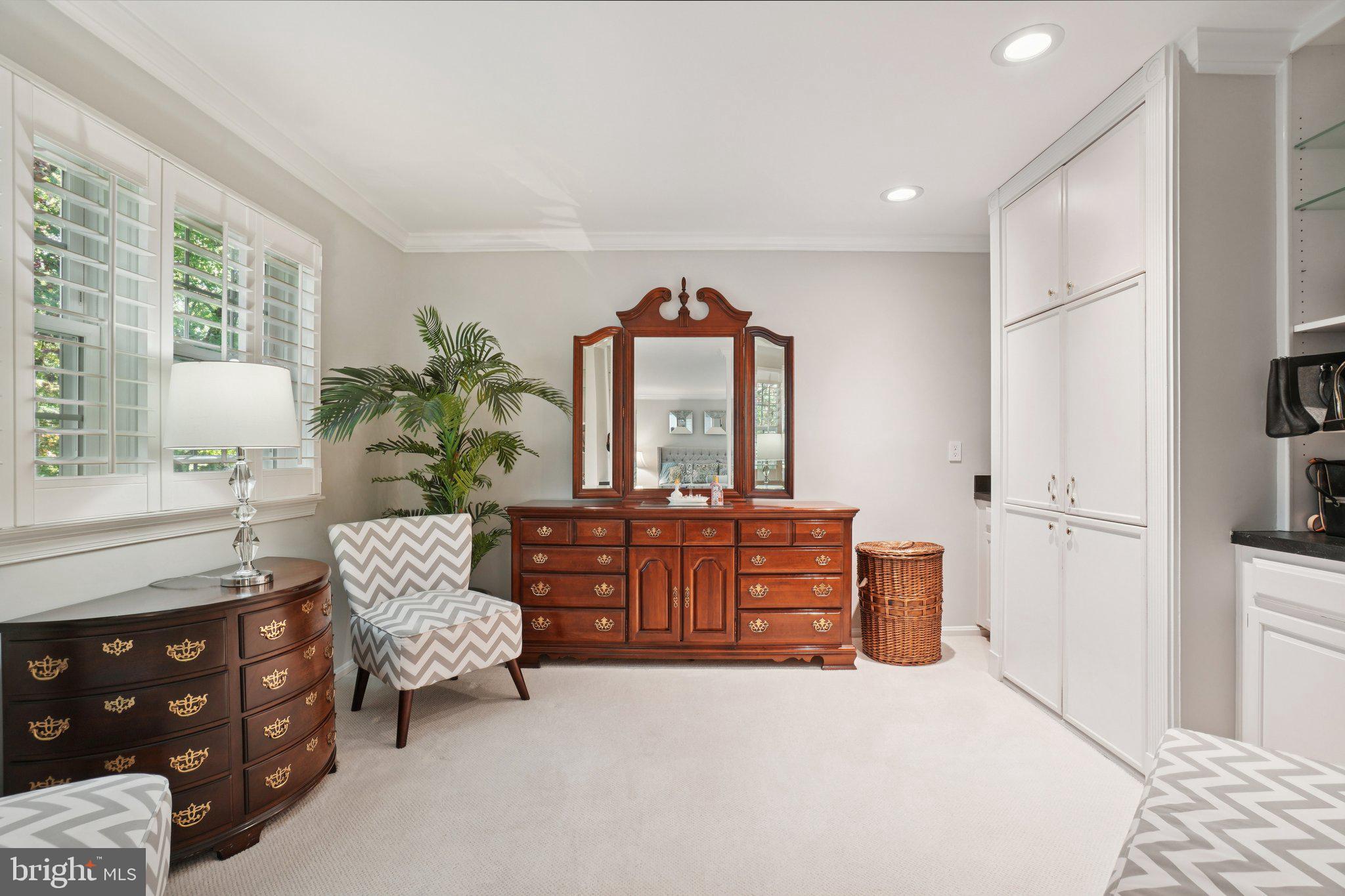 1507 Laurel Hill Road Vienna, VA 22182 - Photo 21 of 60 Bonus room/seating / dressing area