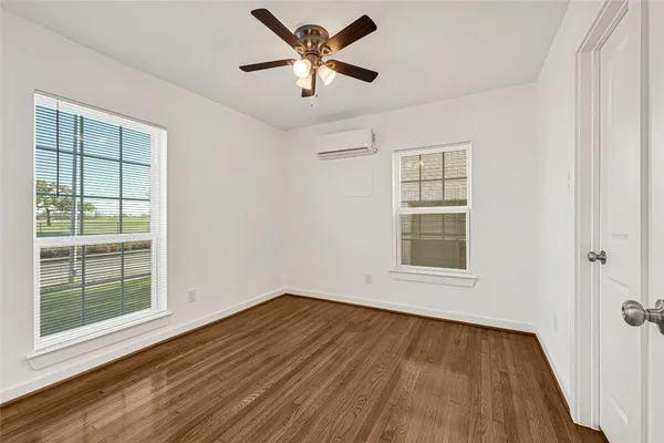 $1,499 | 6620 Lawndale Street, Unit 1, Houston, TX 77023