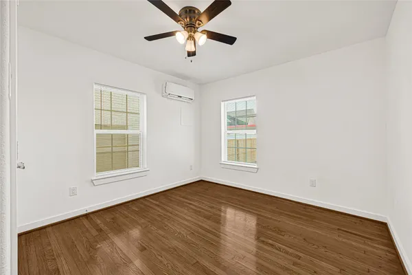 $1,499 | 6620 Lawndale Street, Unit 1, Houston, TX 77023