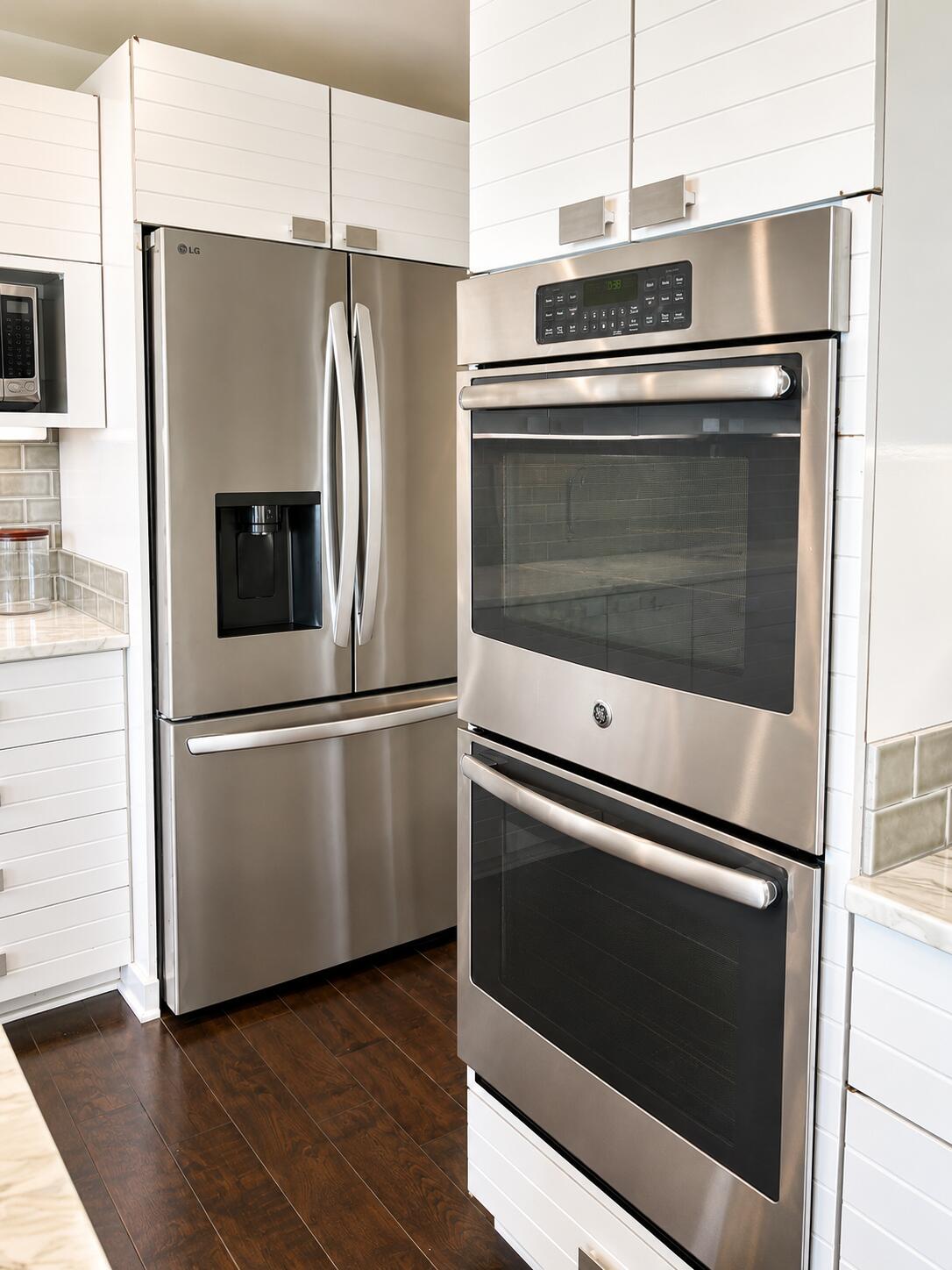 18240 North Shore Estates Road Spring Lake, MI 49456 - Photo 12 of 64 Double Oven