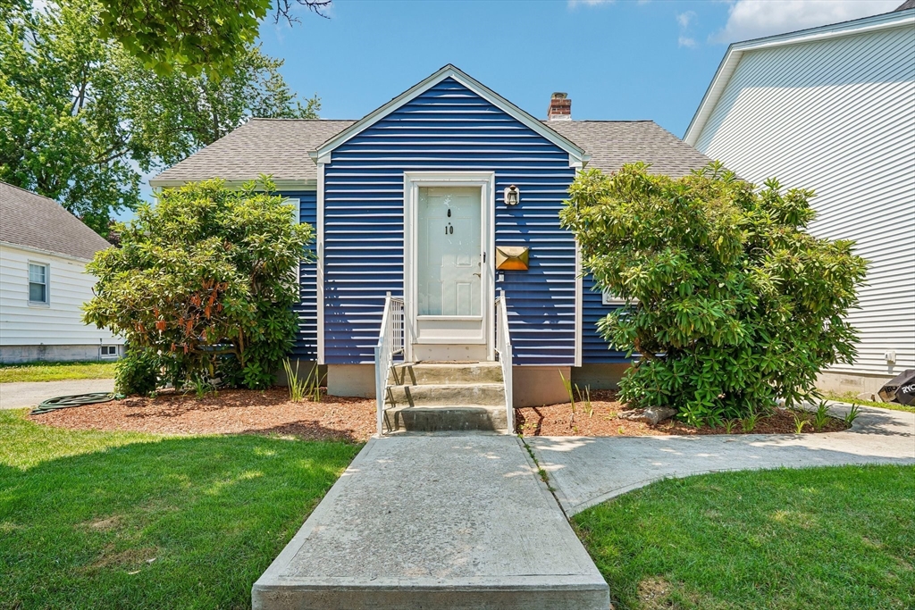 10 Standish Street Worcester, MA 01604 - Photo 3 of 27