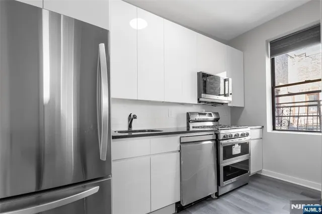 $295,000 | 3315 Pleasant Avenue, Unit 521, Union City, NJ 07087