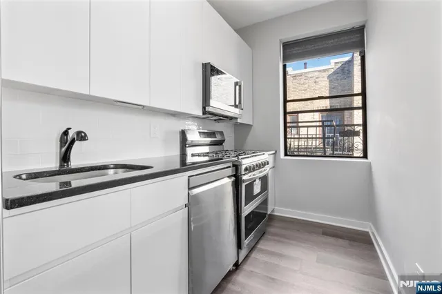 $295,000 | 3315 Pleasant Avenue, Unit 521, Union City, NJ 07087