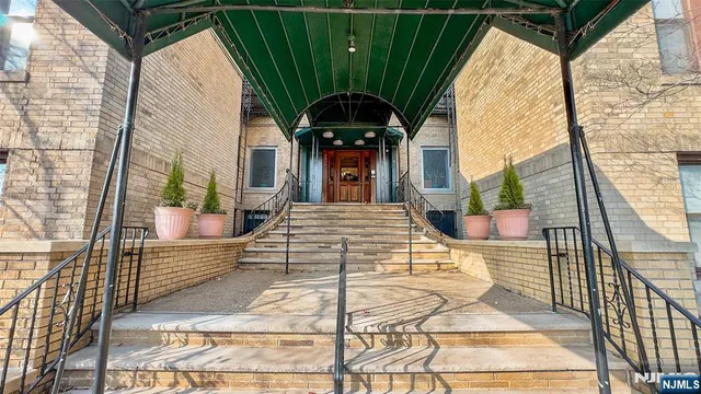 $295,000 | 3315 Pleasant Avenue, Unit 521, Union City, NJ 07087