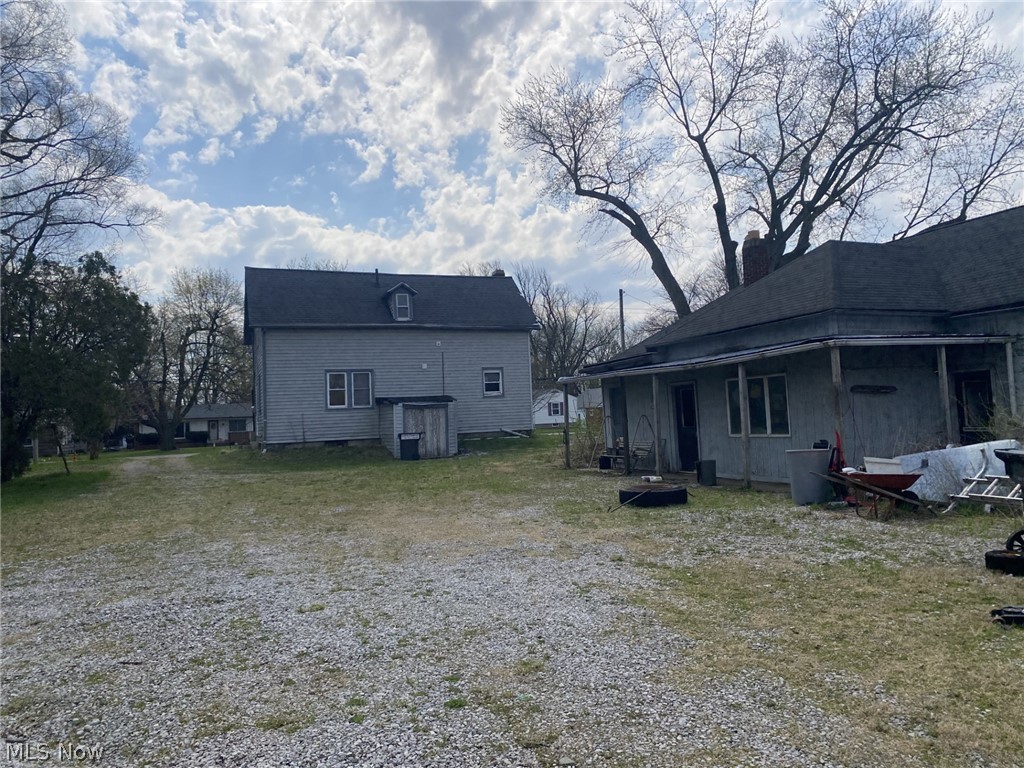 2227 Pipe Street Sandusky, OH 44870 - Photo 3 of 11