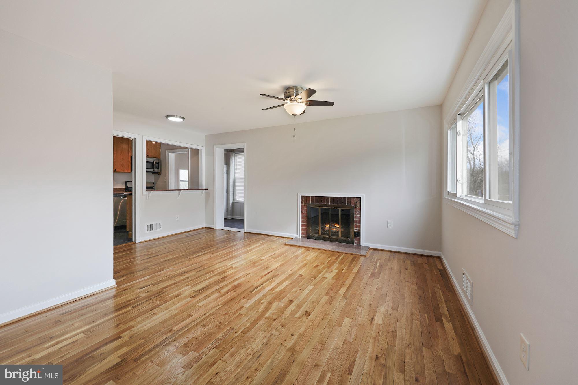 1509 Crest Road Silver Spring, MD 20902 - Photo 4 of 31