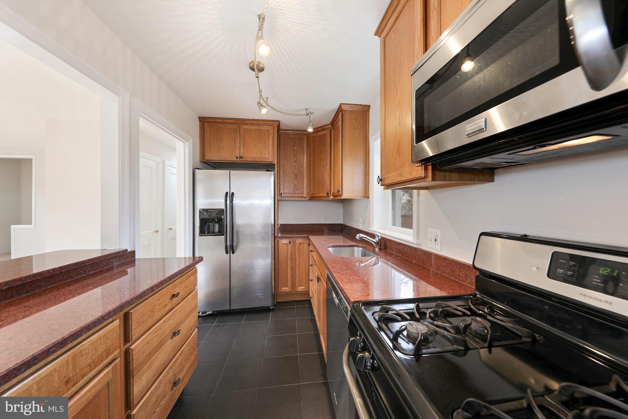 1509 Crest Road Silver Spring, MD 20902 - Photo 6 of 31