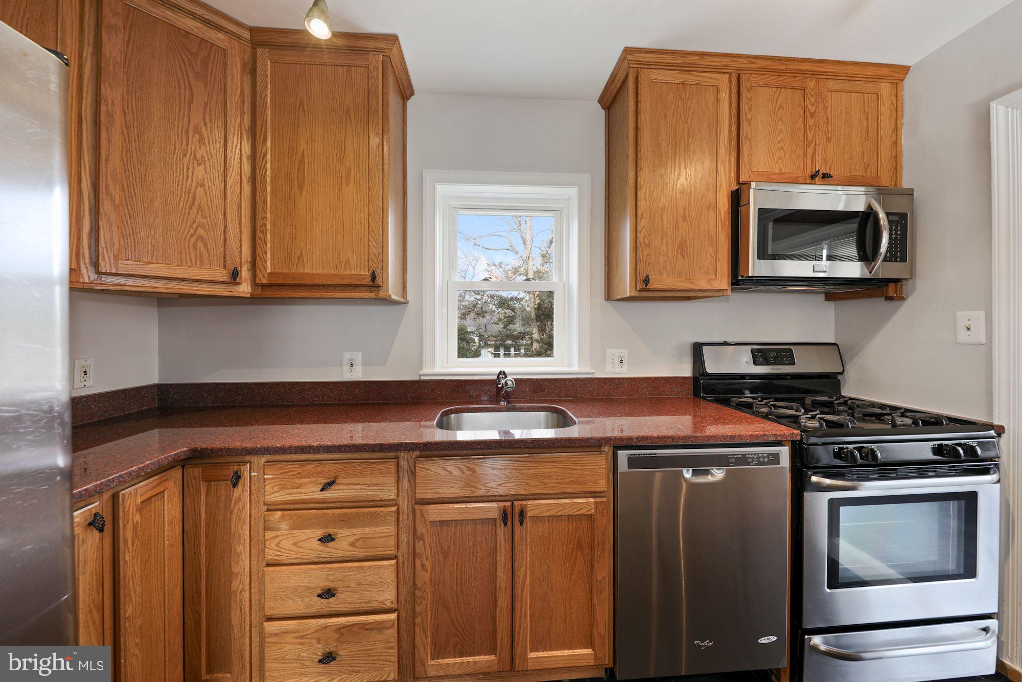 1509 Crest Road Silver Spring, MD 20902 - Photo 8 of 31