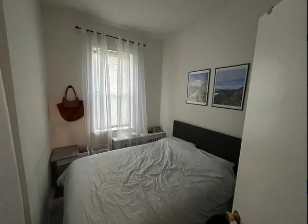 $3,950 | 423 East 83rd Street, Unit 2E | Upper East Side
