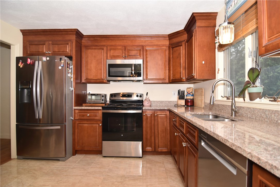 434 Devils Foot Road North Kingstown, RI 02852 - Photo 7 of 36