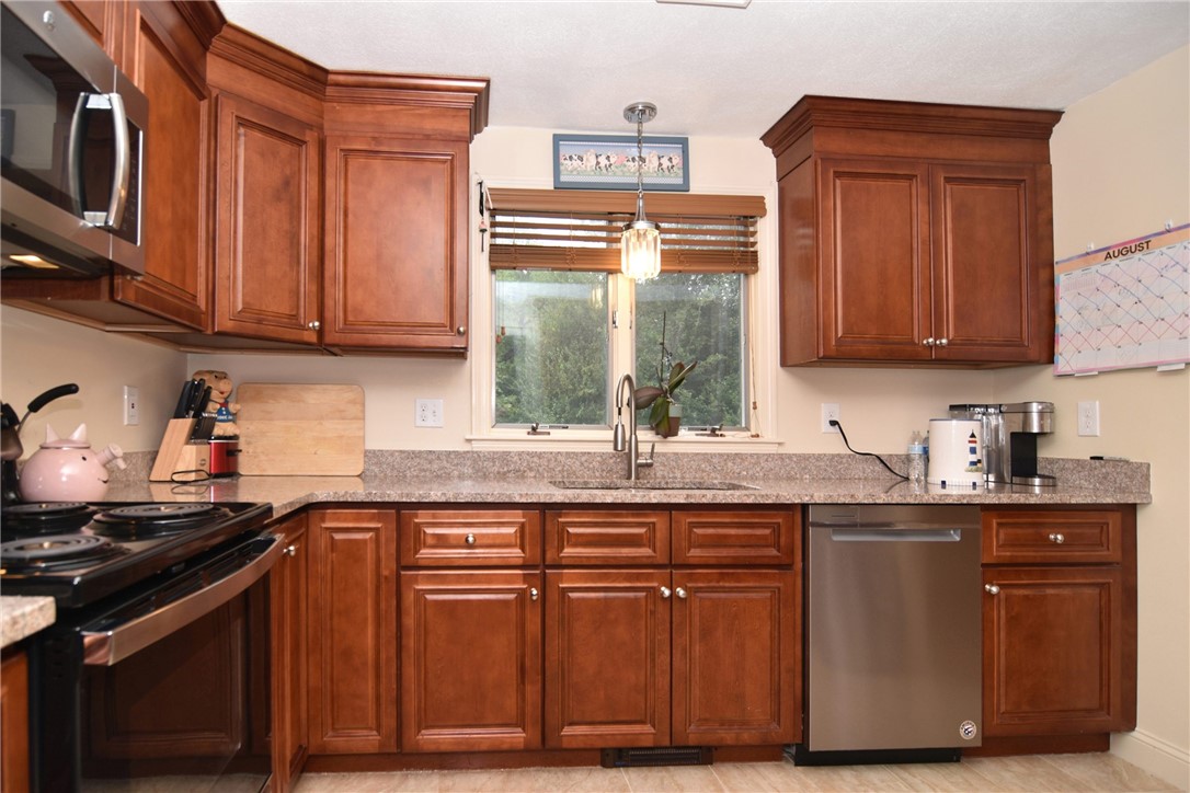 434 Devils Foot Road North Kingstown, RI 02852 - Photo 8 of 36