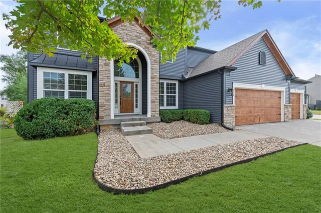 $645,000 | 23509 West 93rd Street, Lenexa, KS 66227