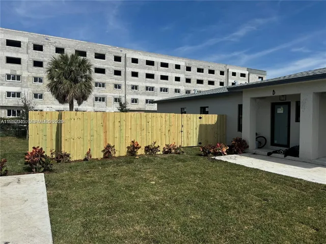 $3,000 | 325 Northwest 11th Street, Unit A, Pompano Beach, FL 33060