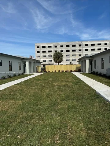 $3,000 | 325 Northwest 11th Street, Unit A, Pompano Beach, FL 33060