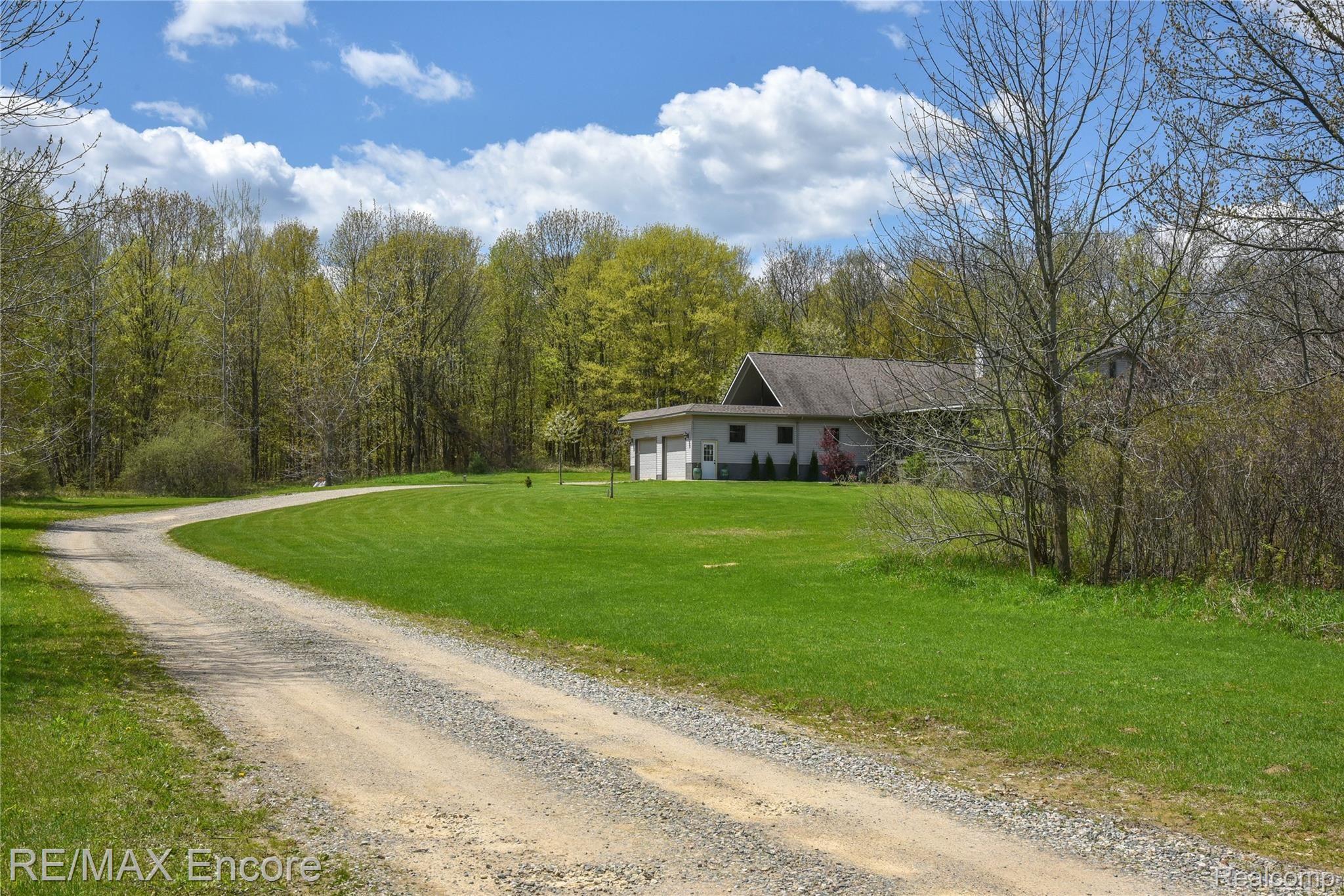 6274 Washburn Road Goodrich, MI 48438 - Photo 12 of 96 6274 Washburn Road exterior (28).jpg