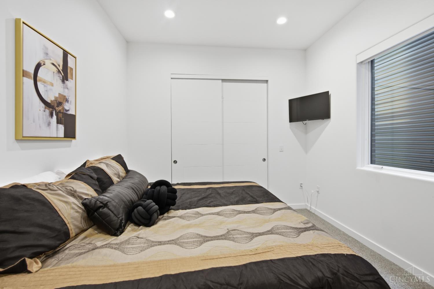 404 Baum Street Cincinnati, OH 45202 - Photo 27 of 37