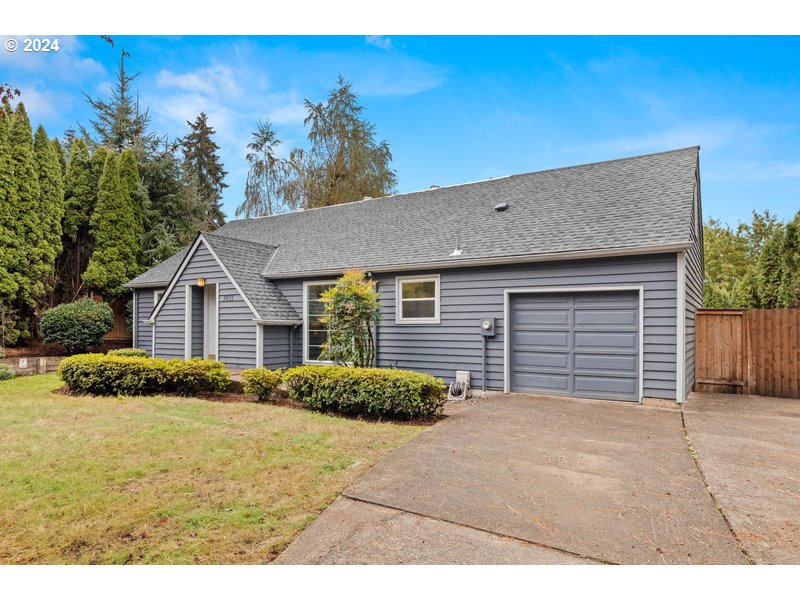 7435 Southwest Sorrento Road Beaverton, OR 97008 - Photo 3 of 29 Gallery Image 3