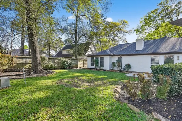 $359,000 | 925 Manchester Drive, Conroe, TX 77304