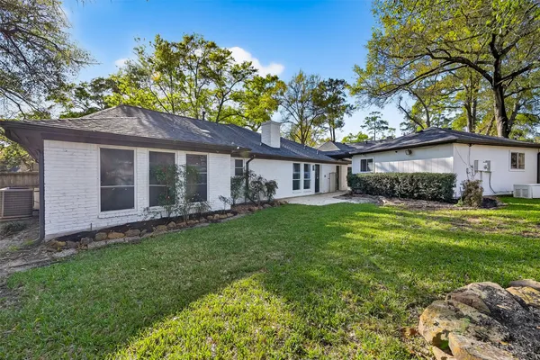 $359,000 | 925 Manchester Drive, Conroe, TX 77304