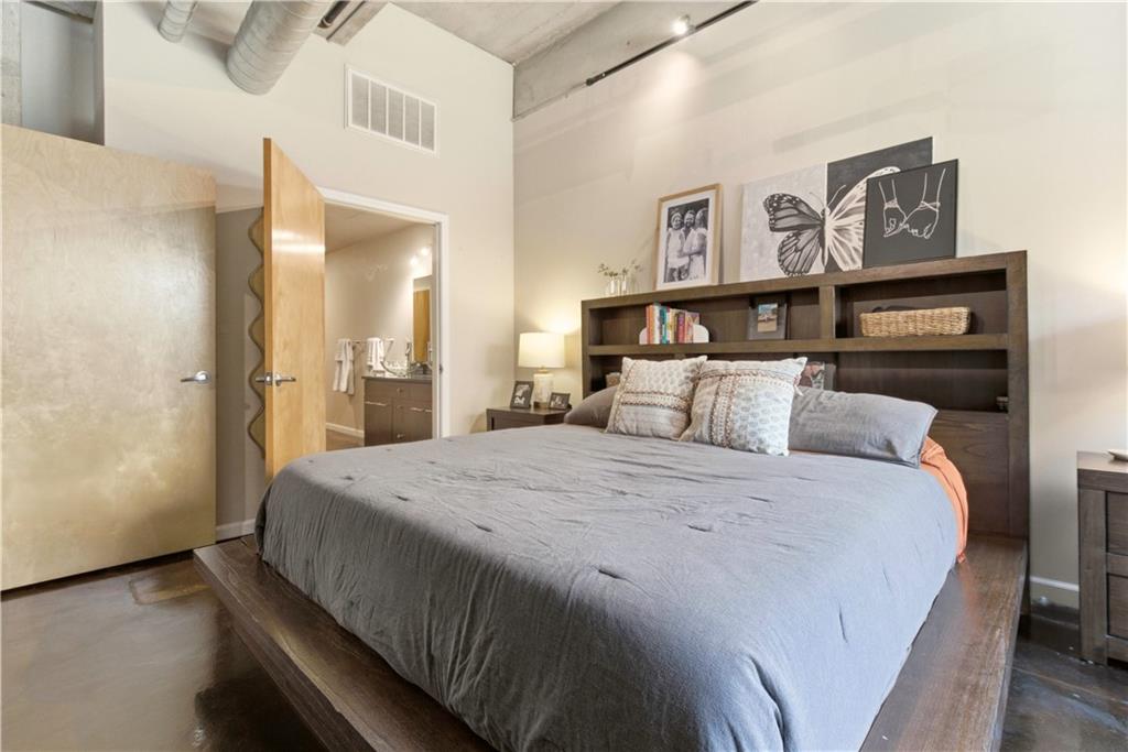 360 West Pershing Road, Unit 30 Kansas City, MO 64108 - Photo 14 of 28