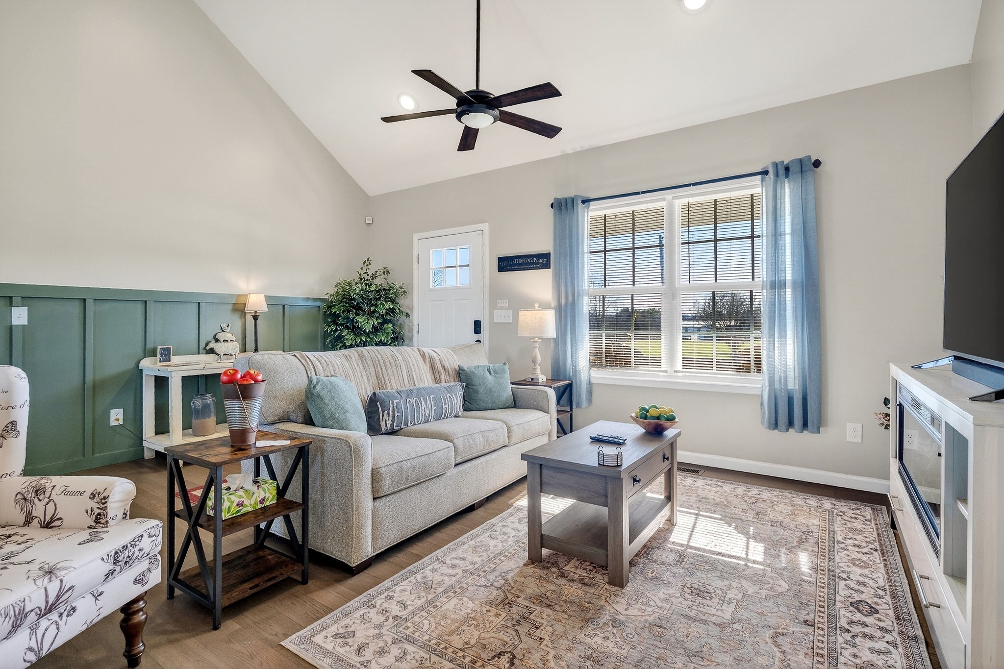 1663 Parker Road Sparta, TN 38583 - Photo 7 of 30 a living room with furniture and a flat screen tv