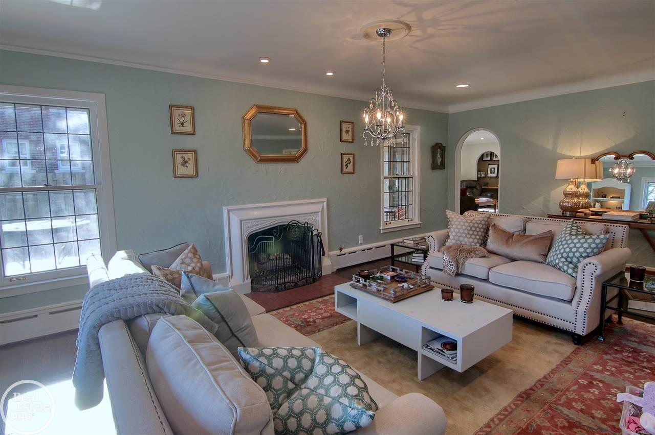 1033 Bishop Road Grosse Pointe Park, MI 48230 - Photo 8 of 37