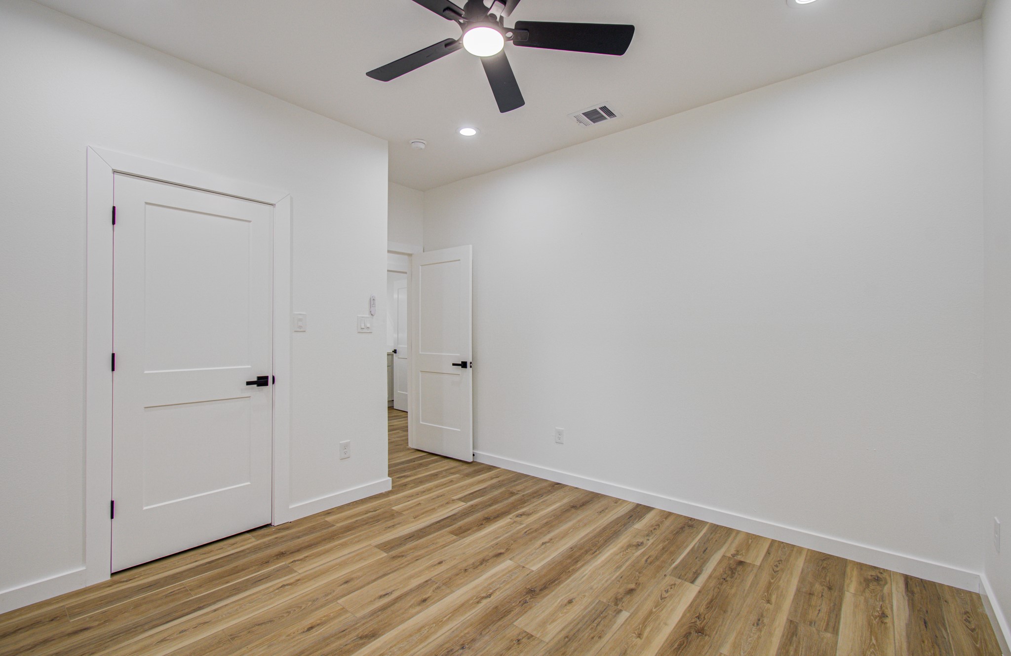 6047 Beekman Road, Unit A Houston, TX 77021 - Photo 12 of 18 Gallery Image 12