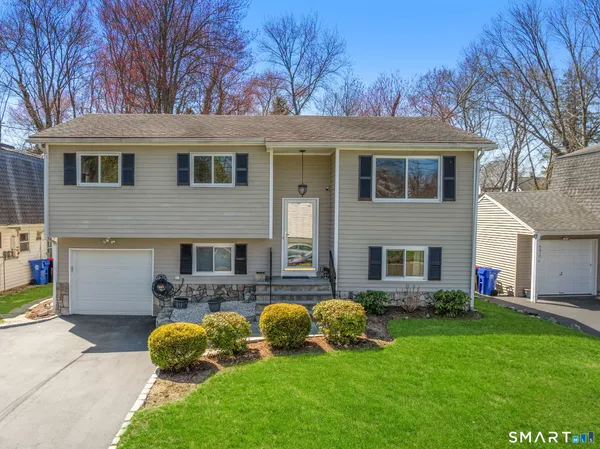 $625,000 | 27 Fairweather Drive, Norwalk, CT 06851