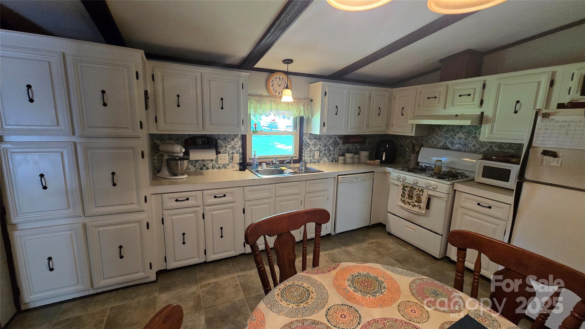 5832 Thompson Road Charlotte, NC 28216 - Photo 23 of 33