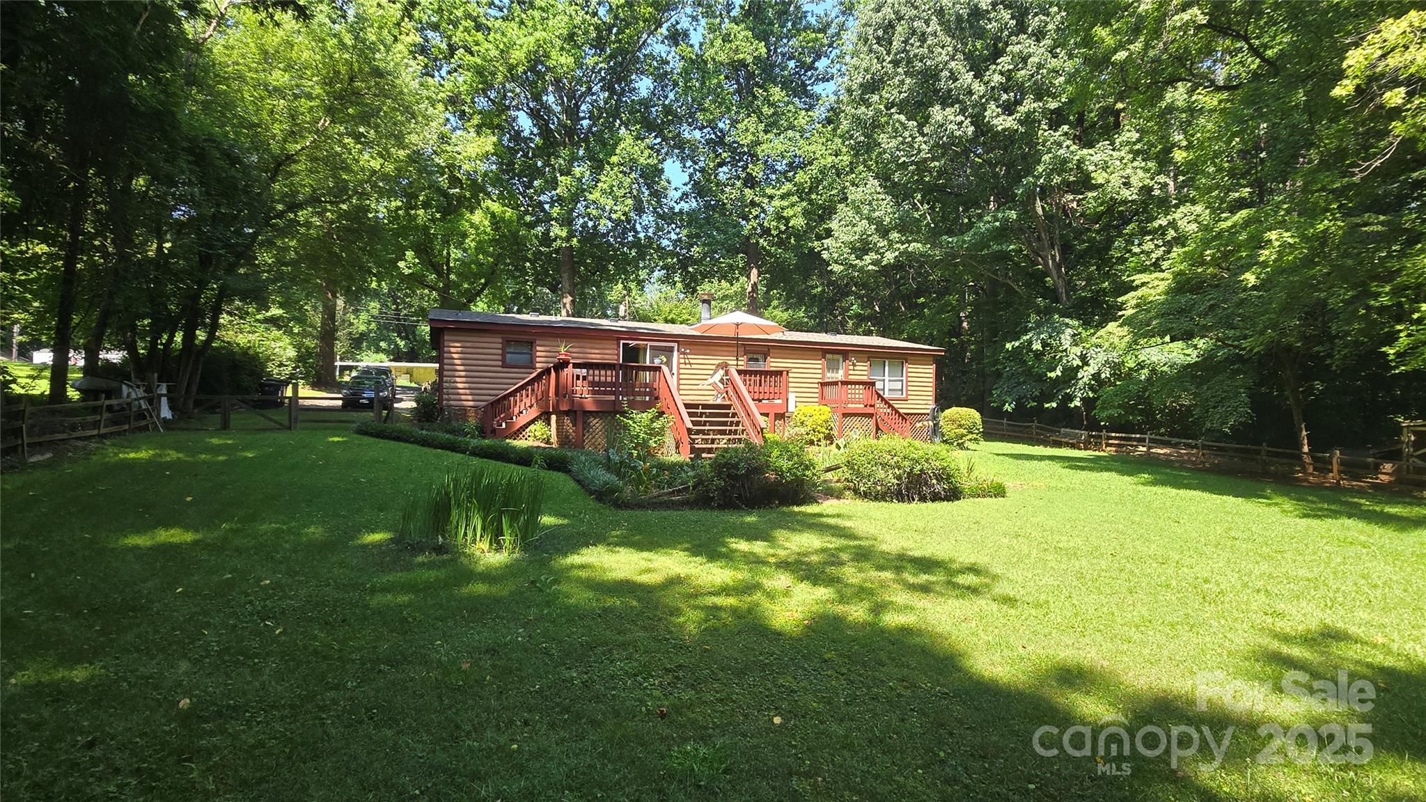 5832 Thompson Road Charlotte, NC 28216 - Photo 30 of 33