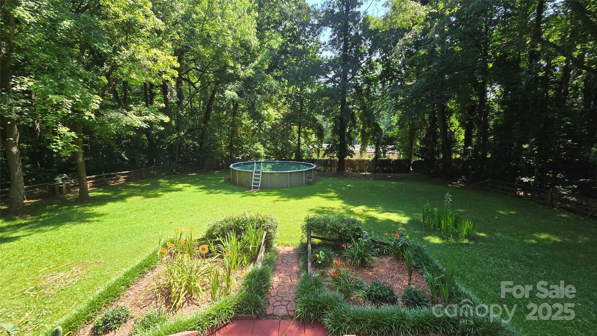 5832 Thompson Road Charlotte, NC 28216 - Photo 7 of 33