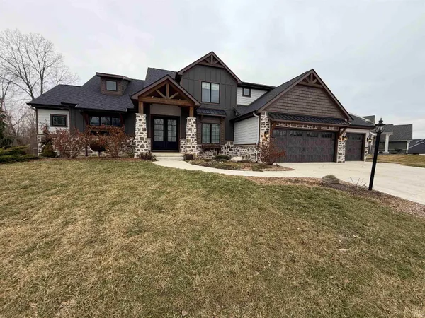 $879,900 | 16467 Quarry Boulevard, Huntertown, IN 46748