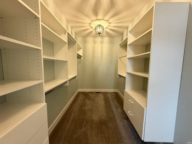 $879,900 | 16467 Quarry Boulevard, Huntertown, IN 46748