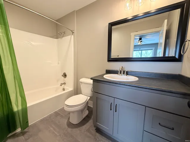 $879,900 | 16467 Quarry Boulevard, Huntertown, IN 46748