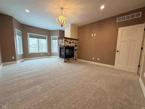 $879,900 | 16467 Quarry Boulevard, Huntertown, IN 46748