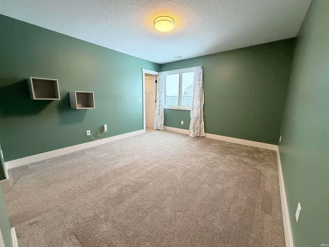 $879,900 | 16467 Quarry Boulevard, Huntertown, IN 46748