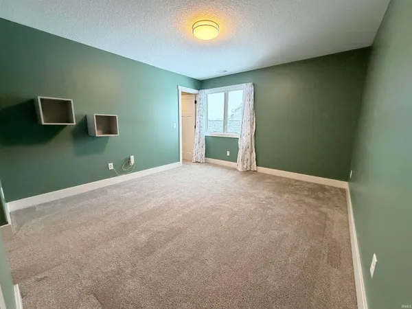 $879,900 | 16467 Quarry Boulevard, Huntertown, IN 46748