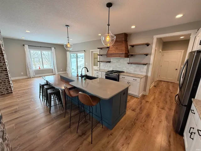 $879,900 | 16467 Quarry Boulevard, Huntertown, IN 46748