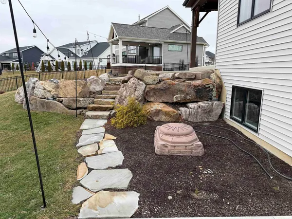 $879,900 | 16467 Quarry Boulevard, Huntertown, IN 46748