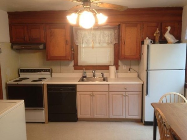 1638 Rodman Street Fall River, MA 02721 - Photo 4 of 19 Gallery Image 4