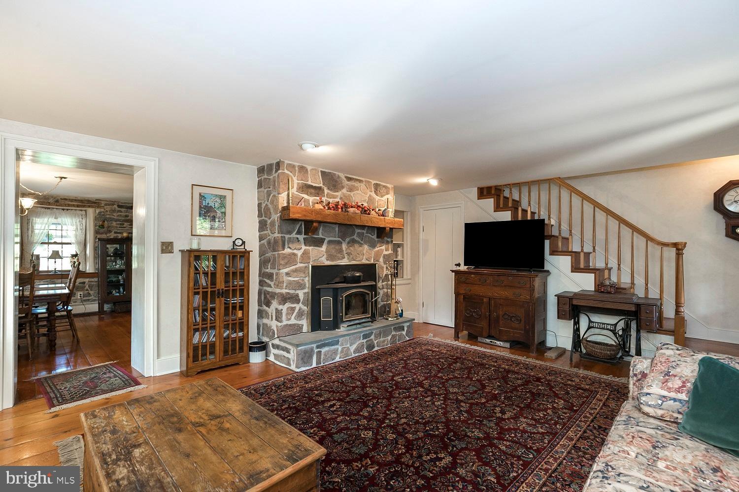 56 Little Road Perkiomenville, PA 18074 - Photo 13 of 59 Living room
