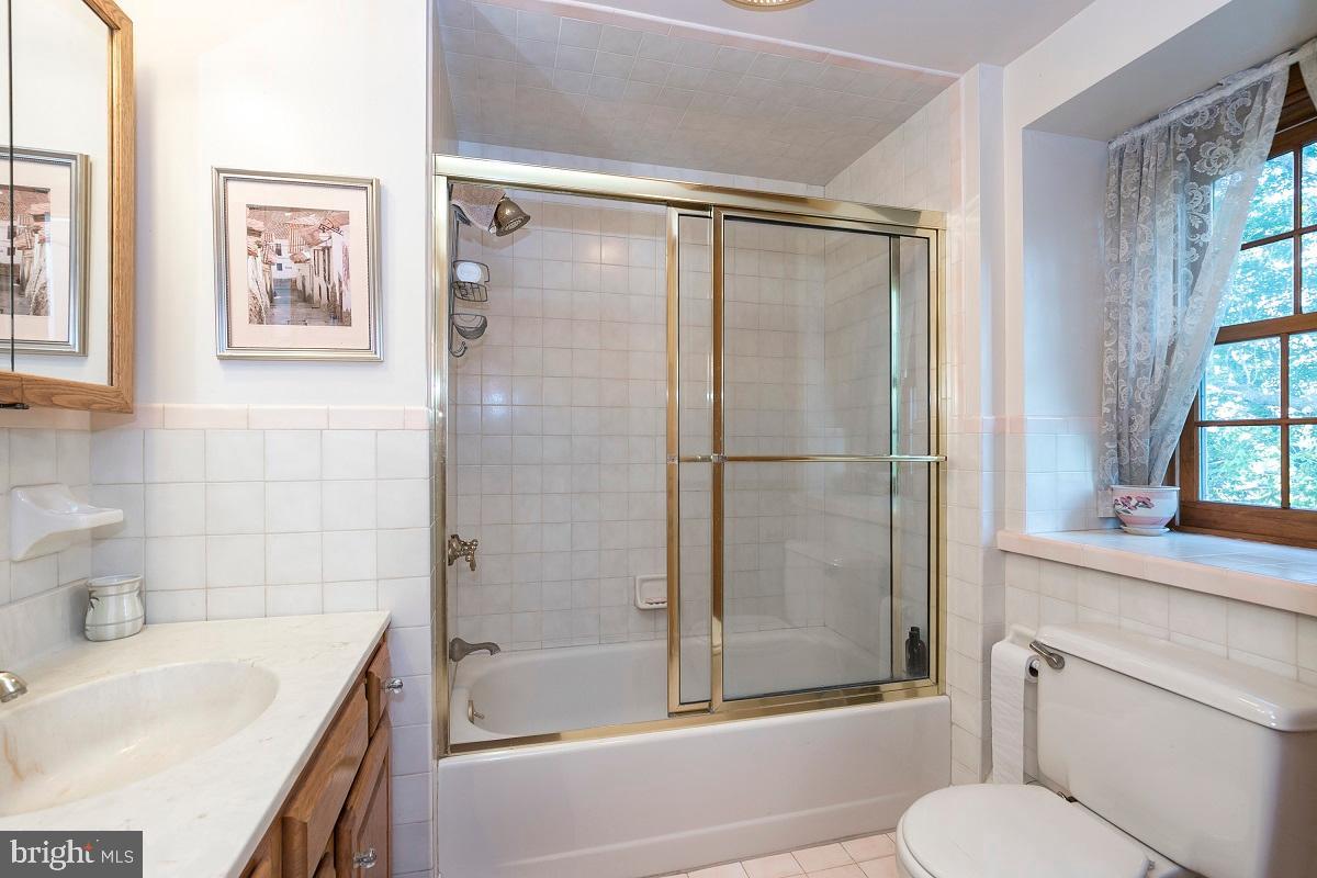 56 Little Road Perkiomenville, PA 18074 - Photo 24 of 59 Hall bath