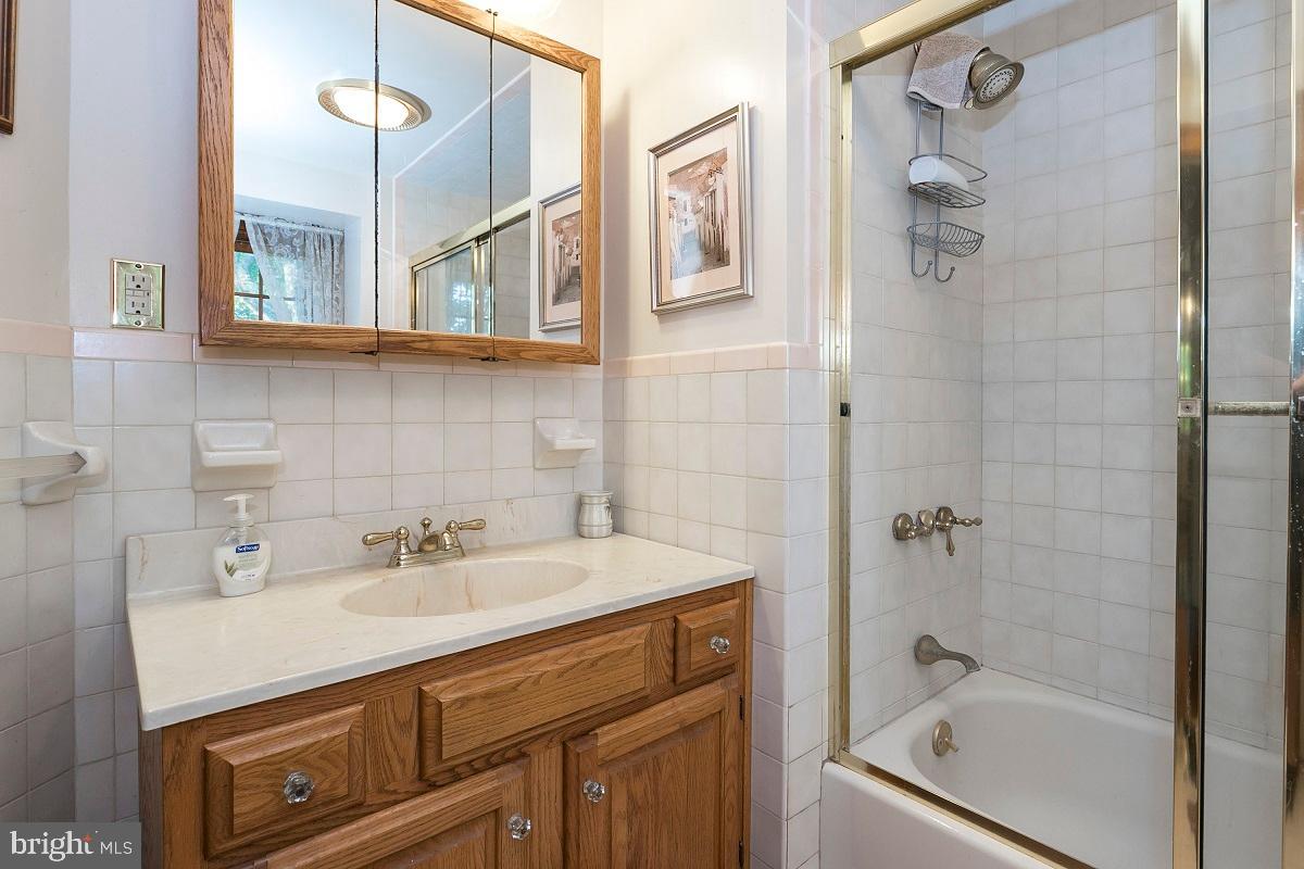 56 Little Road Perkiomenville, PA 18074 - Photo 25 of 59 Hall bath