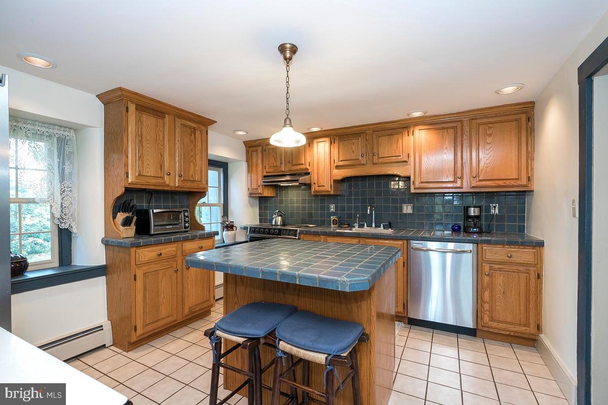 56 Little Road Perkiomenville, PA 18074 - Photo 9 of 59 Kitchen