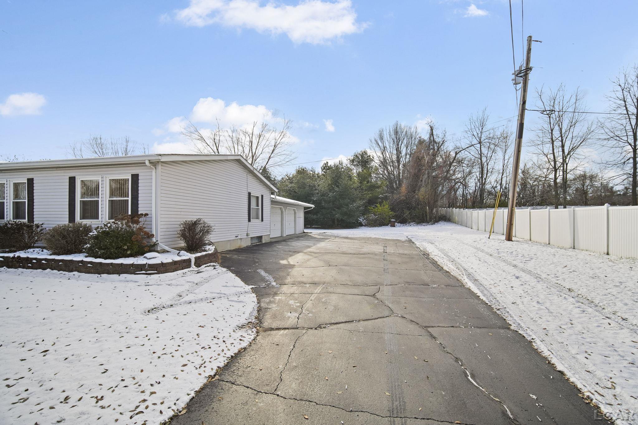1010 Sutton Road Adrian, MI 49221 - Photo 40 of 42 50129031-e5eb4157-714a-4c80-ad50-e0e9272557de.JPG